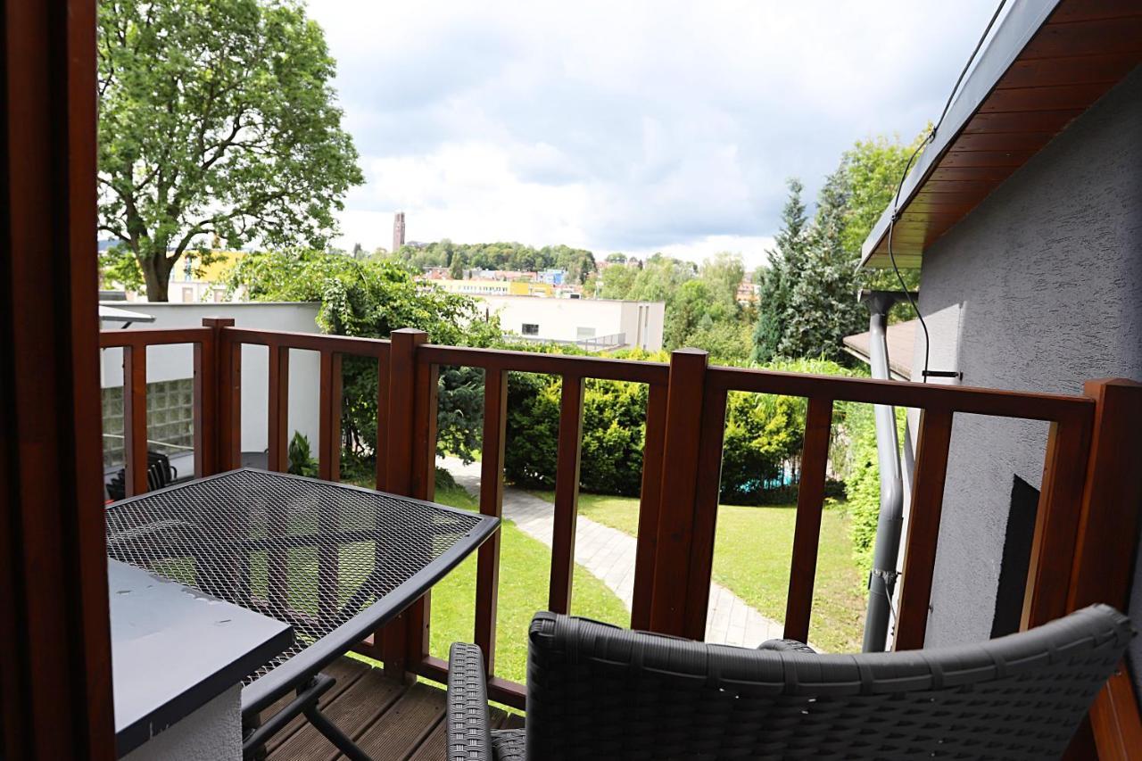 Apart Hotel Jablonec ยาโบลเนช นัด นิโซ ภายนอก รูปภาพ