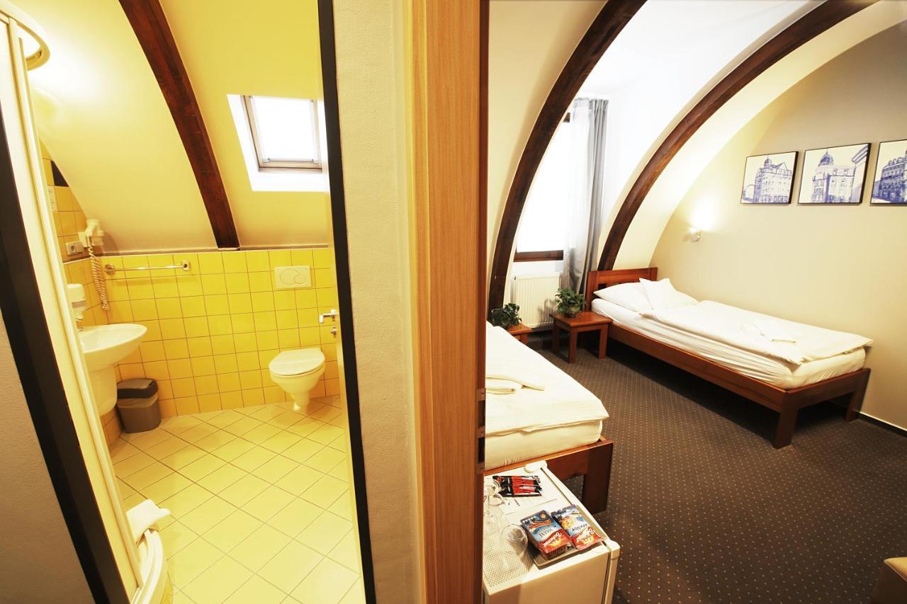Apart Hotel Jablonec ยาโบลเนช นัด นิโซ ภายนอก รูปภาพ
