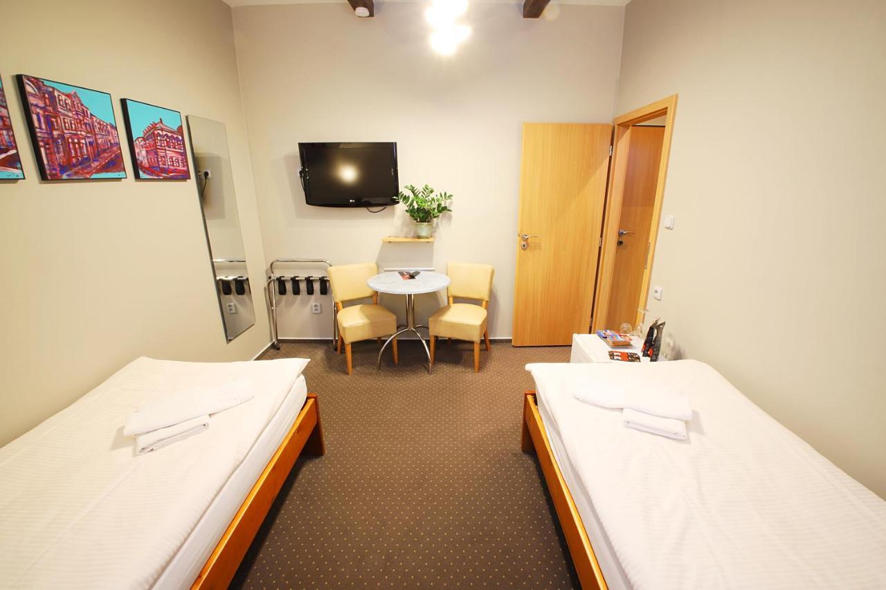 Apart Hotel Jablonec ยาโบลเนช นัด นิโซ ภายนอก รูปภาพ