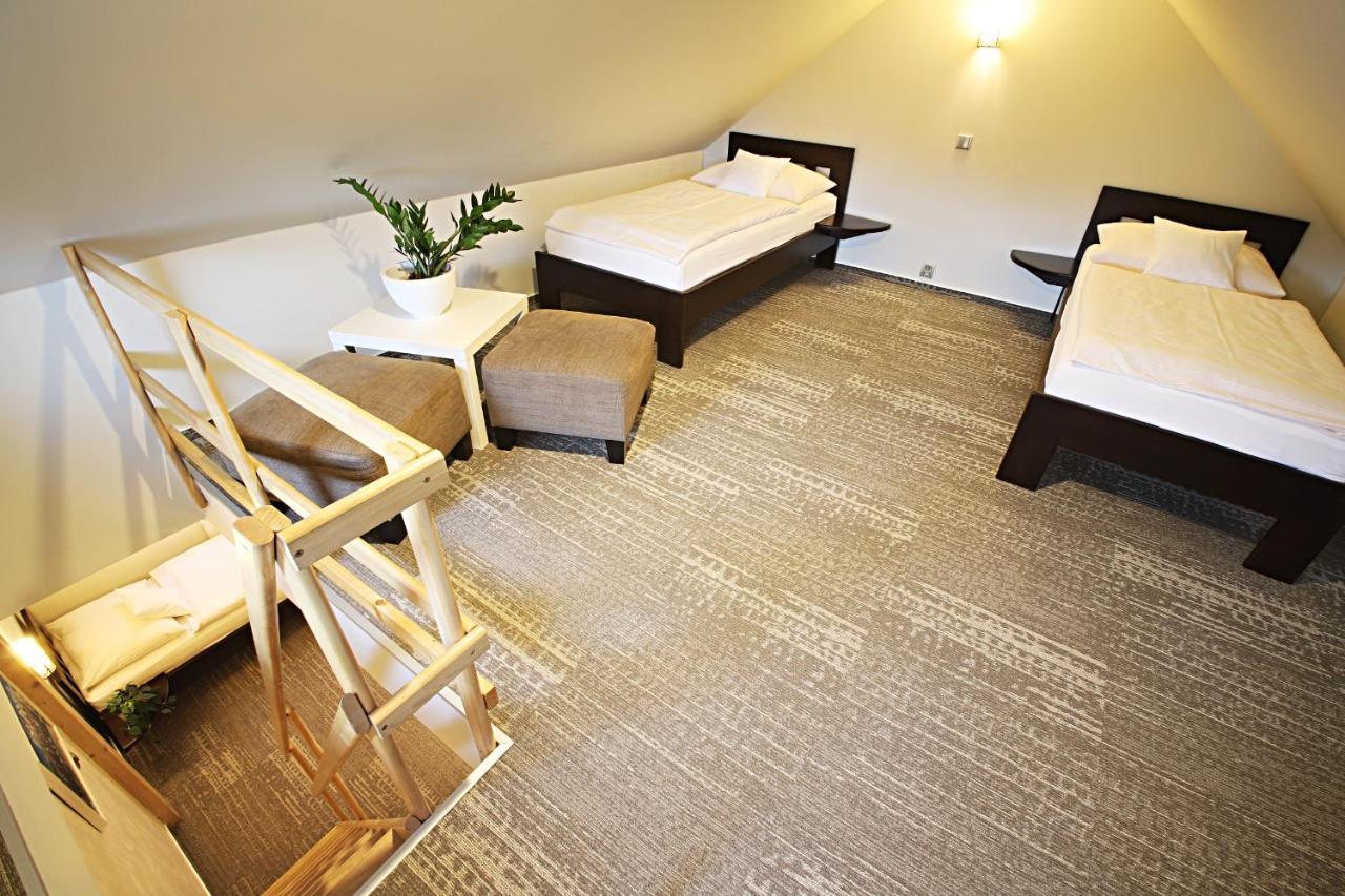 Apart Hotel Jablonec ยาโบลเนช นัด นิโซ ภายนอก รูปภาพ